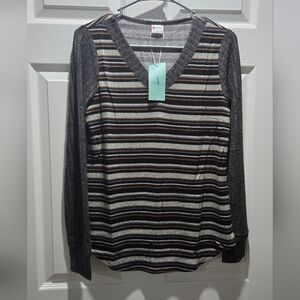 WIHOLL Striped V-Neck Long Sleeve Top - Gray. NWT. Size Small.